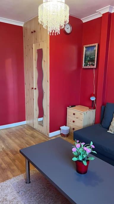 Palaz 6 - 2 Bedroom Flat Edmonton Eksteriør bilde