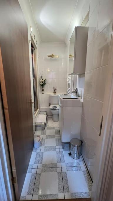 Palaz 6 - 2 Bedroom Flat Edmonton Eksteriør bilde
